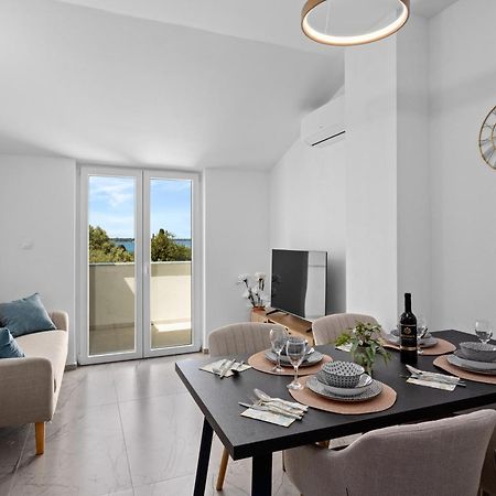 Apartment Nenad - Amazing Sea View ! Only 500 Meters From The Beach ! Fažana Екстериор снимка
