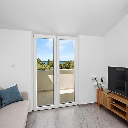 Apartment Nenad - Amazing Sea View ! Only 500 Meters From The Beach ! Fažana Екстериор снимка