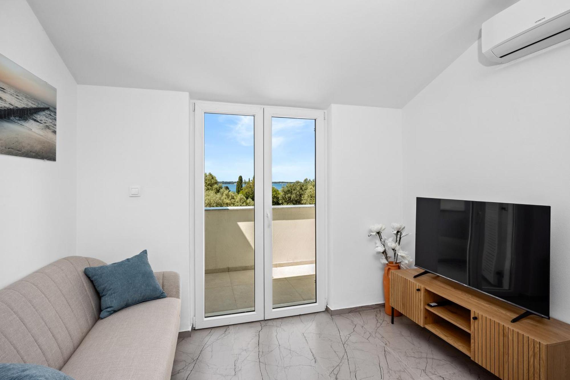 Apartment Nenad - Amazing Sea View ! Only 500 Meters From The Beach ! Fažana Екстериор снимка